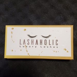 Lashaholic Lashes